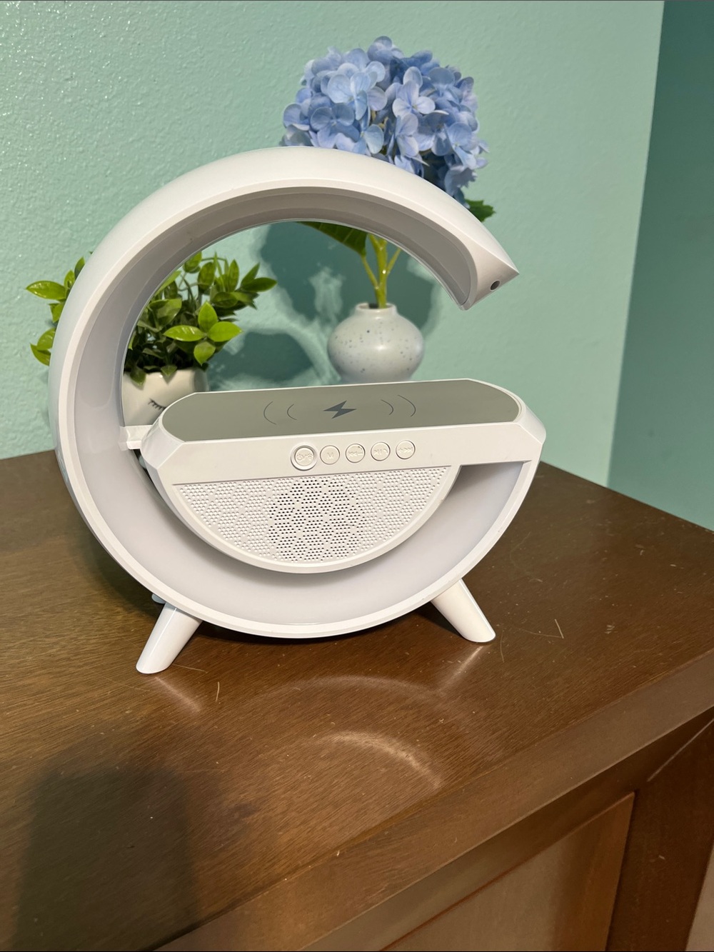 White Portable Bluetooth Speaker with LED Lamp